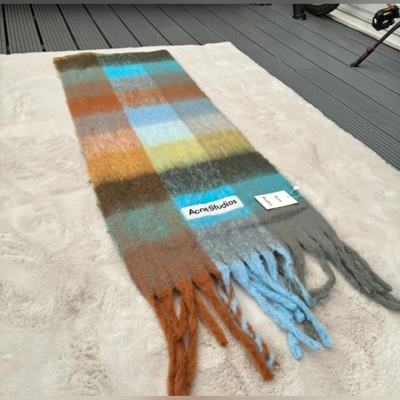 Acne Studios scarf - Picture 2 of 7